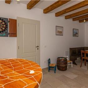 5 bedroom villa with pool near Crikvenica, sleeps 10